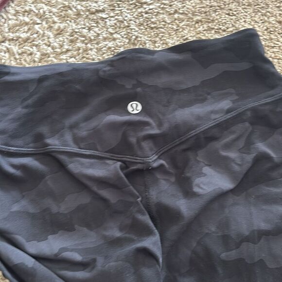 Lululemon Black Camo Align Jogger size 4 - Picture 4 of 7